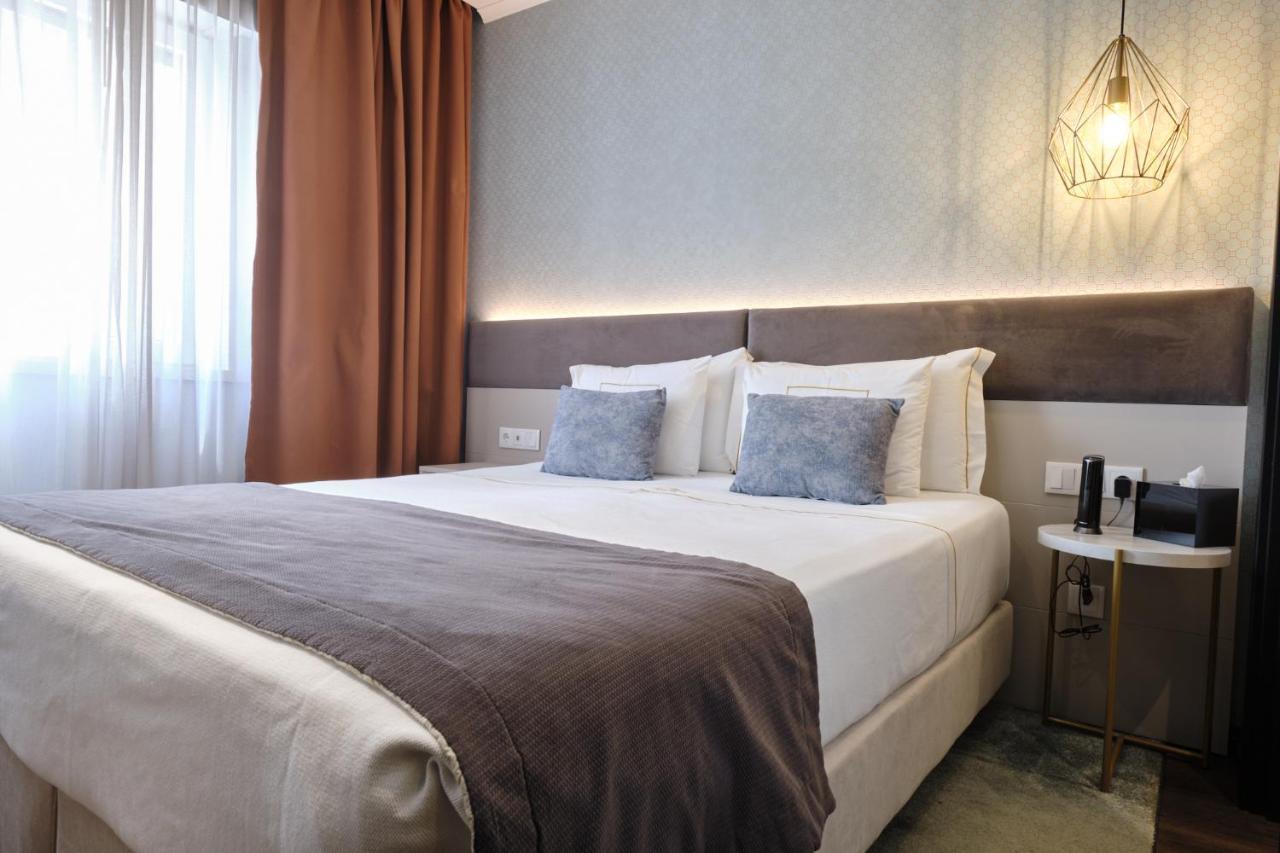 Small Double Room,1377675704:JPEG